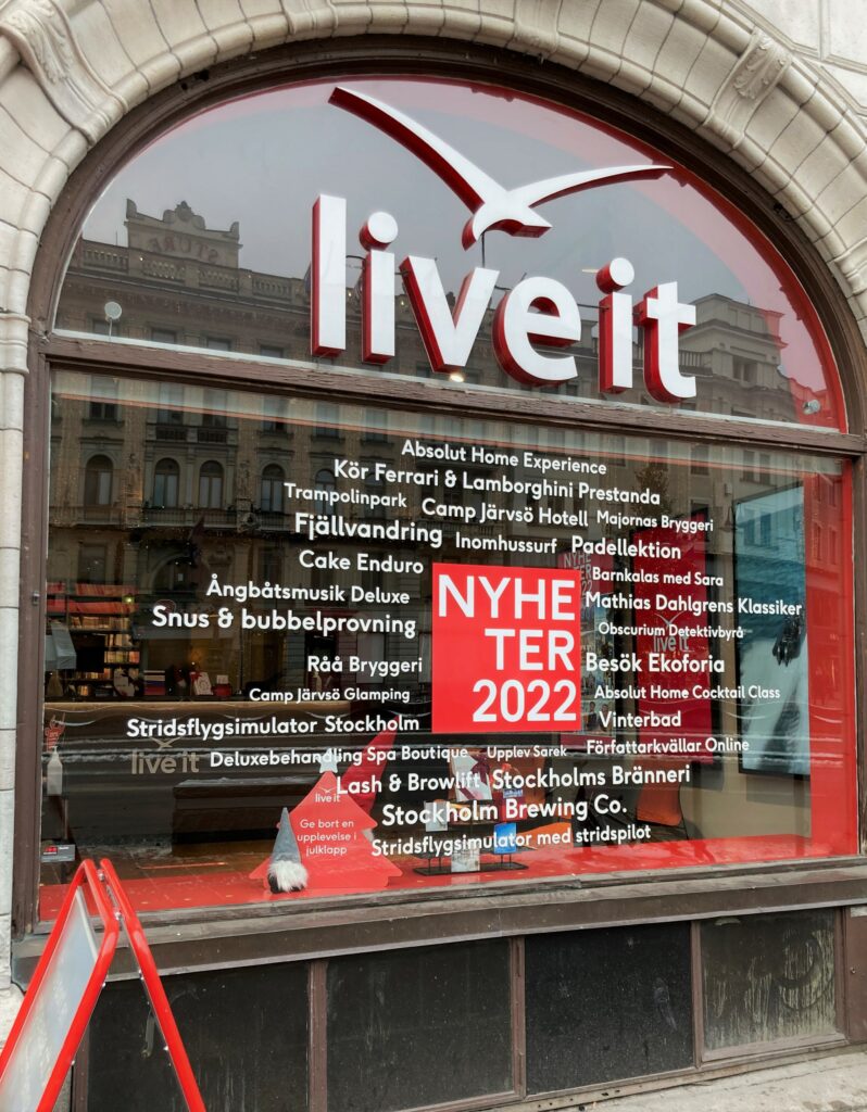 Dekor på Skyltfönster av Swedekor i Stockholm.